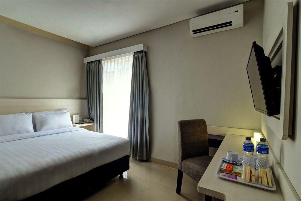 Vio Hotel Veteran Bandung Exterior photo