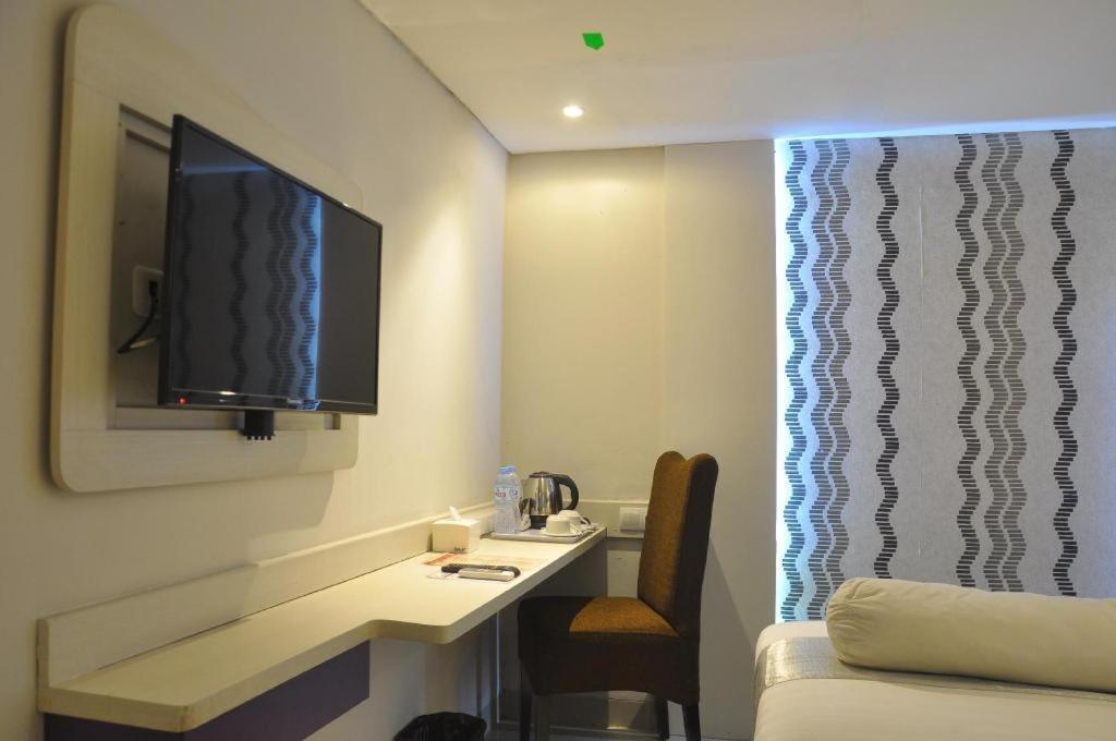 Vio Hotel Veteran Bandung Exterior photo