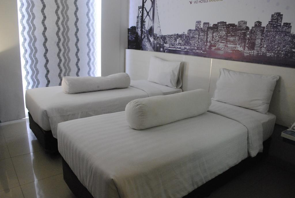 Vio Hotel Veteran Bandung Exterior photo