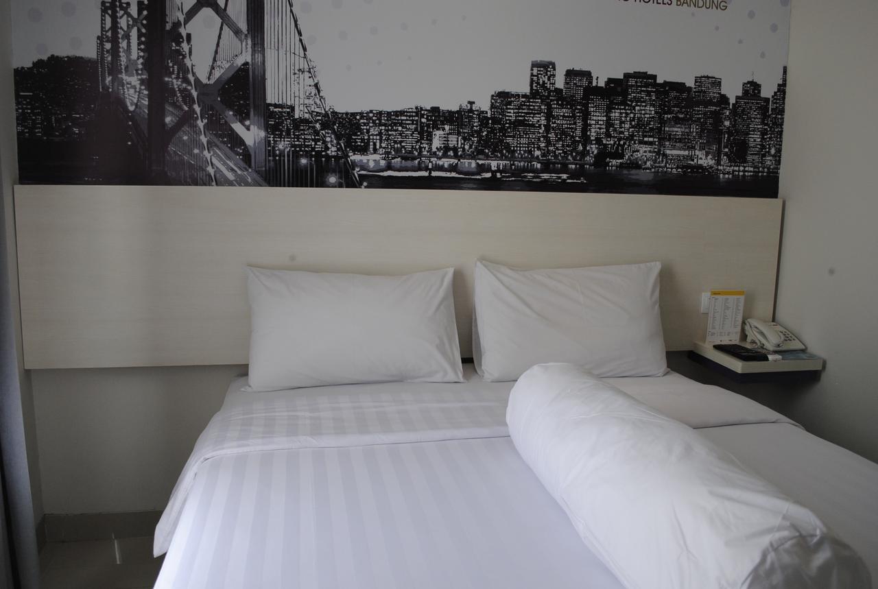 Vio Hotel Veteran Bandung Exterior photo